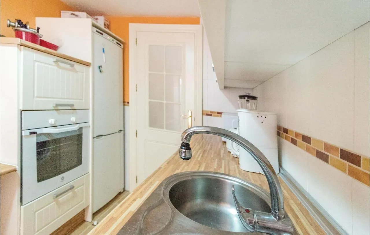 3 Bedroom Stunning Apartment In Motril