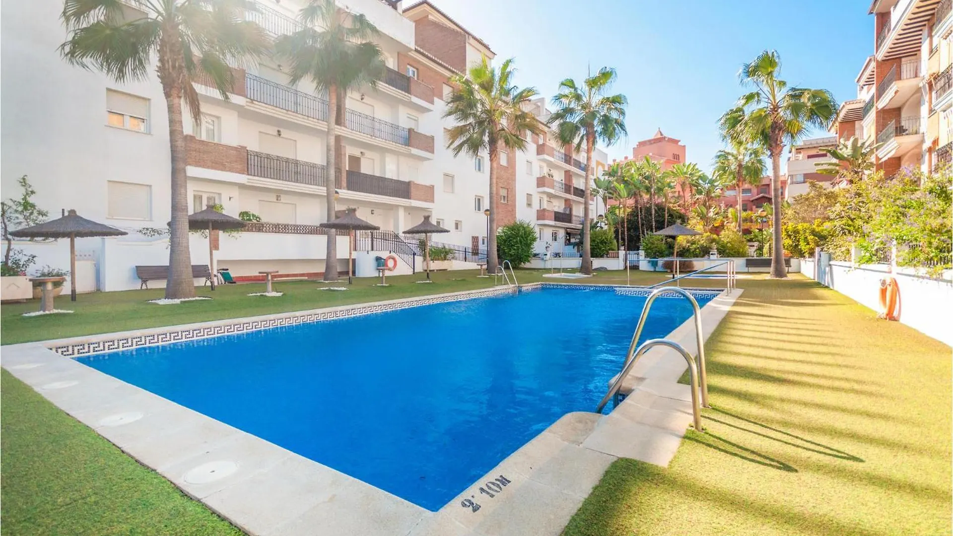 3 Bedroom Stunning Apartment In Motril