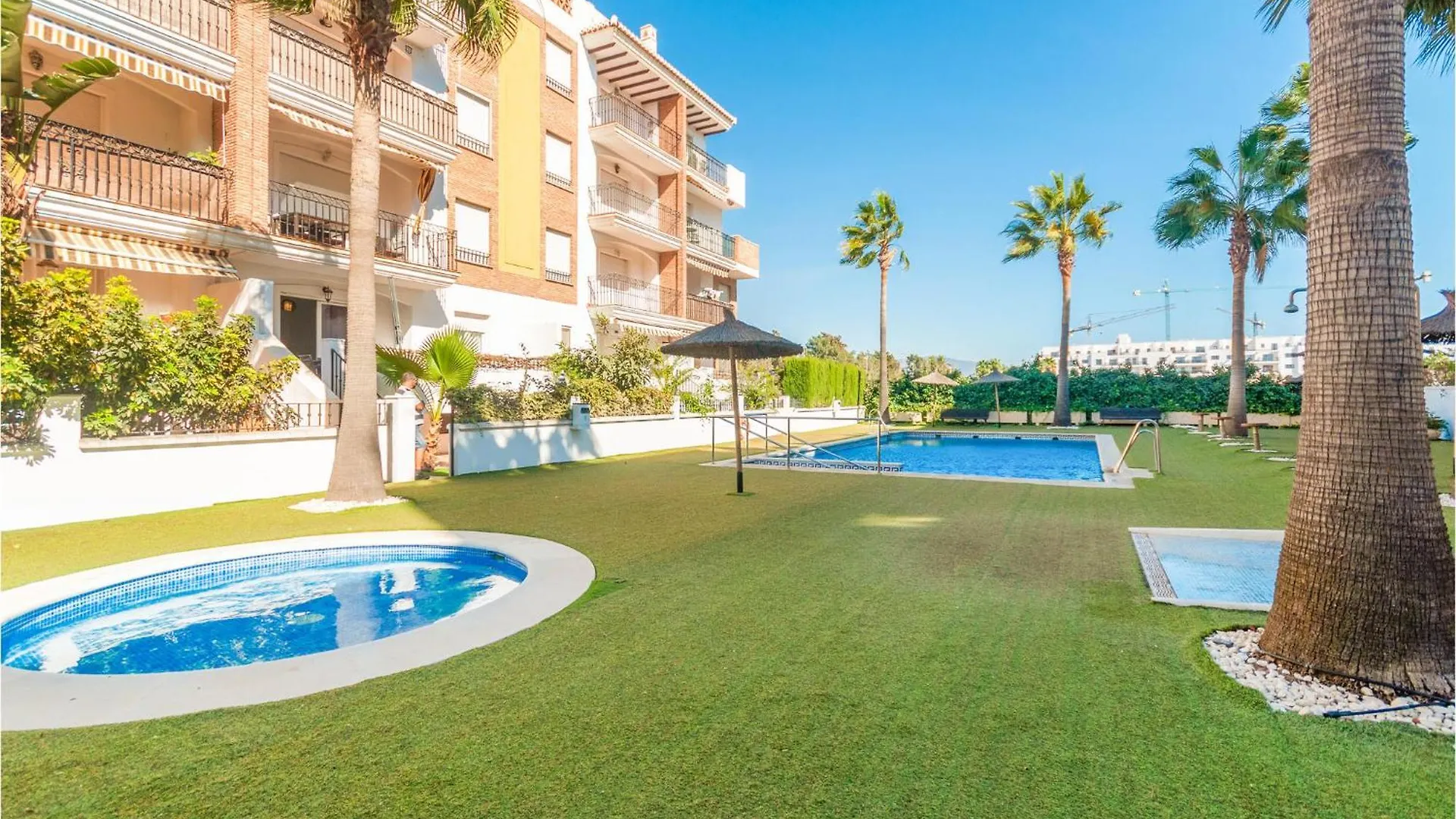 3 Bedroom Stunning Apartment In Motril Spanyolország